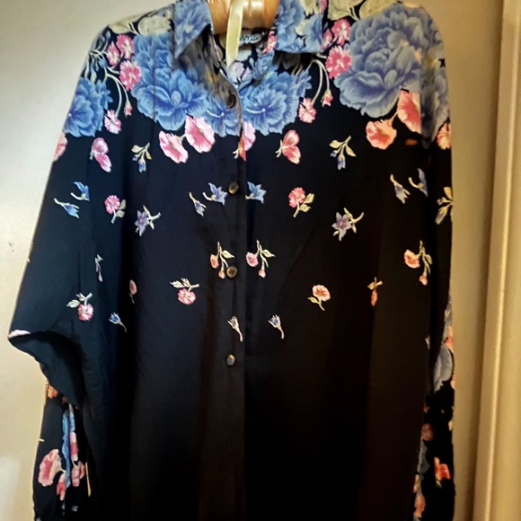 Krazy Kat Vintage Navy Blue with Shades of Pink Flowers Blouse - Picture 1 of 13